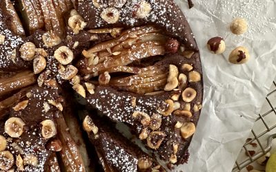 TORTA DE CHOCOLATE, PERA Y AVELLANA