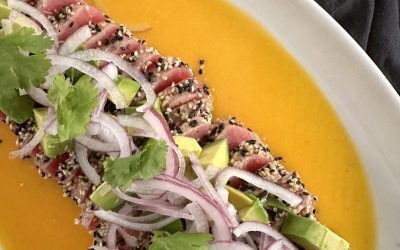 TATAKI DE ATUN CON SALSA DE MARACUYÁ Y AJI AMARILLO