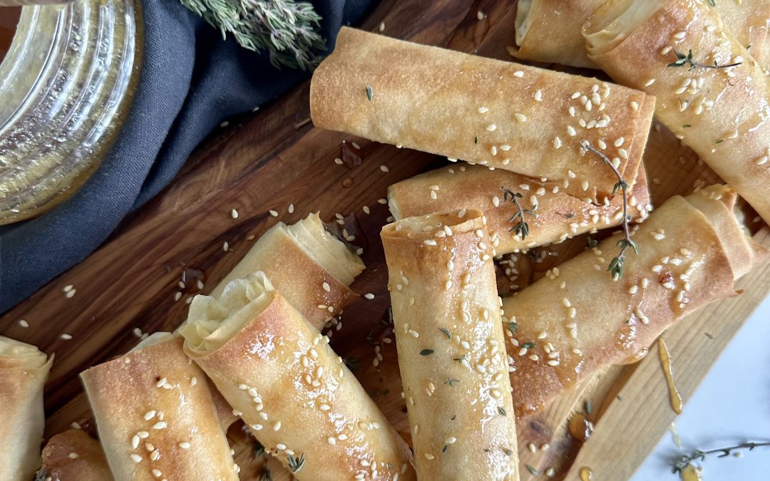ROLLITOS DE MASA FILO RELLENA DE QUESO FETA & MIEL